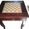 šachový stolík